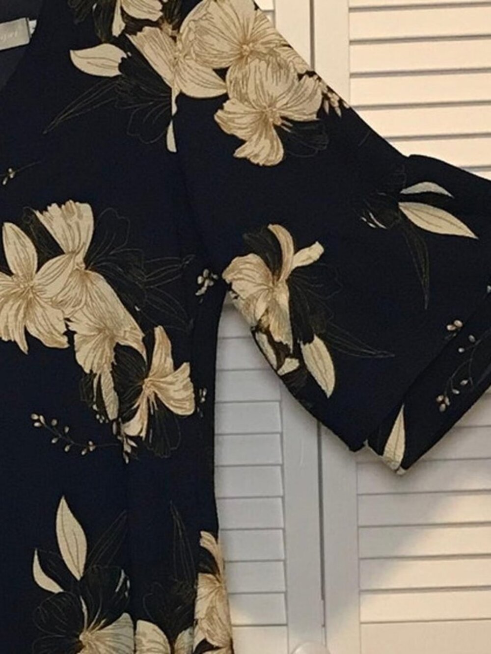 Belongsci Navy Floral